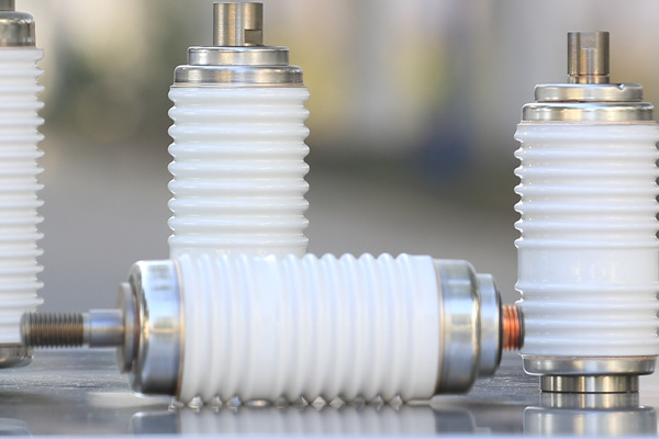 怎樣解決真空滅弧室的漏氣問(wèn)題？