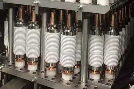 真空開關(guān)管產(chǎn)生操作過電壓的原因是什么？