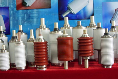 如何判斷真空斷路器中的真空滅弧室需要更換？