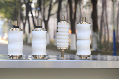 真空開關(guān)管結(jié)構(gòu)及工藝有怎樣的特點(diǎn)和優(yōu)勢？